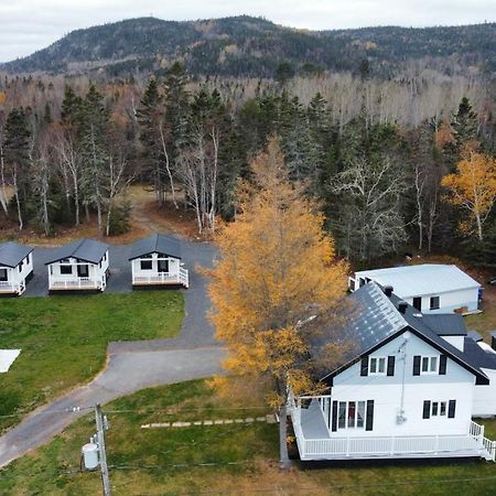 Les Chalets De La Colline Inc بيه سانت كاترين المظهر الخارجي الصورة