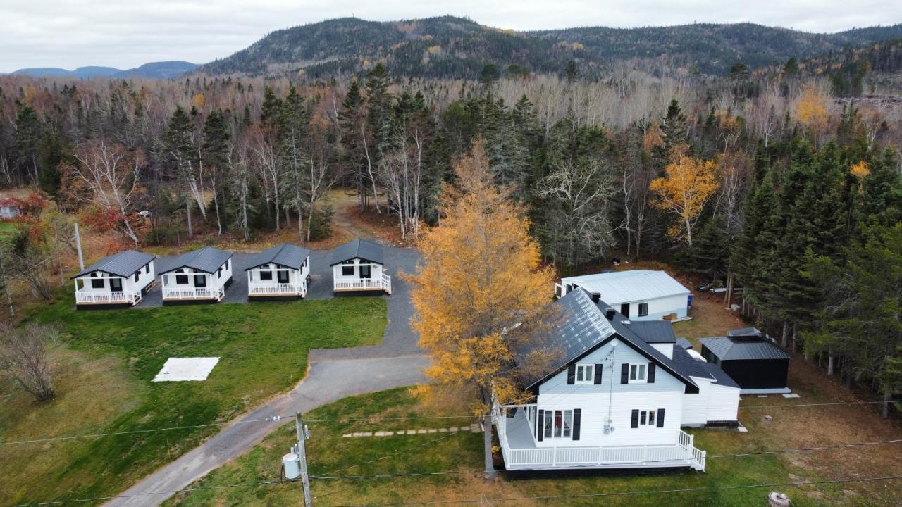Les Chalets De La Colline Inc بيه سانت كاترين المظهر الخارجي الصورة
