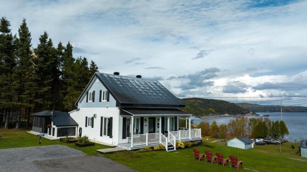 Les Chalets De La Colline Inc بيه سانت كاترين المظهر الخارجي الصورة
